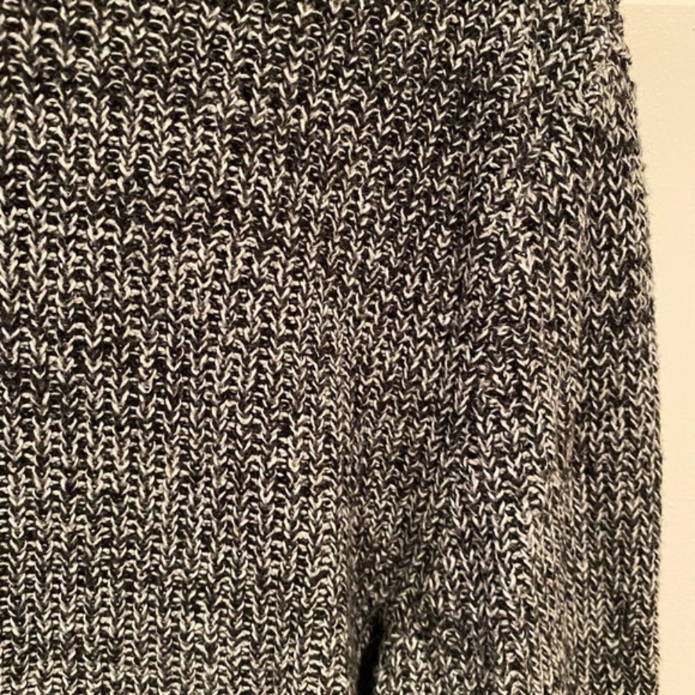 PRINCE & FOX Crew Neck Sweater size small - Picture 3 of 4